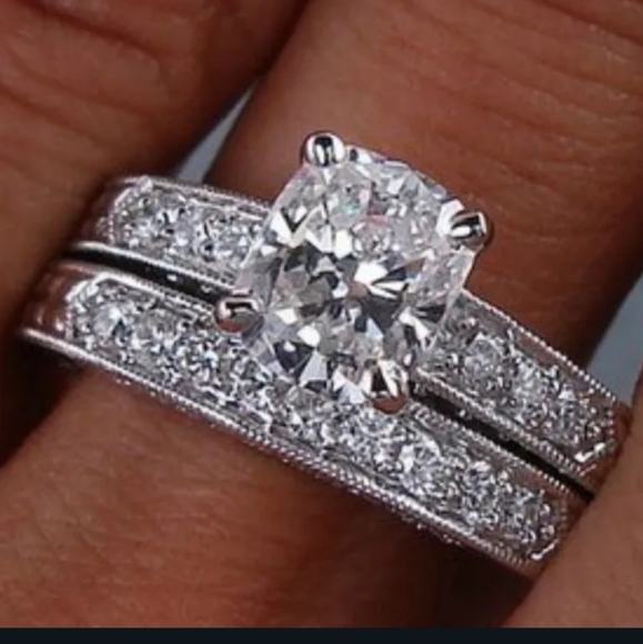 💍💍NEW💍💍BREATHTAKING!! 2PC Princess Cut CZ Ring with Round CZ\'s on the sides